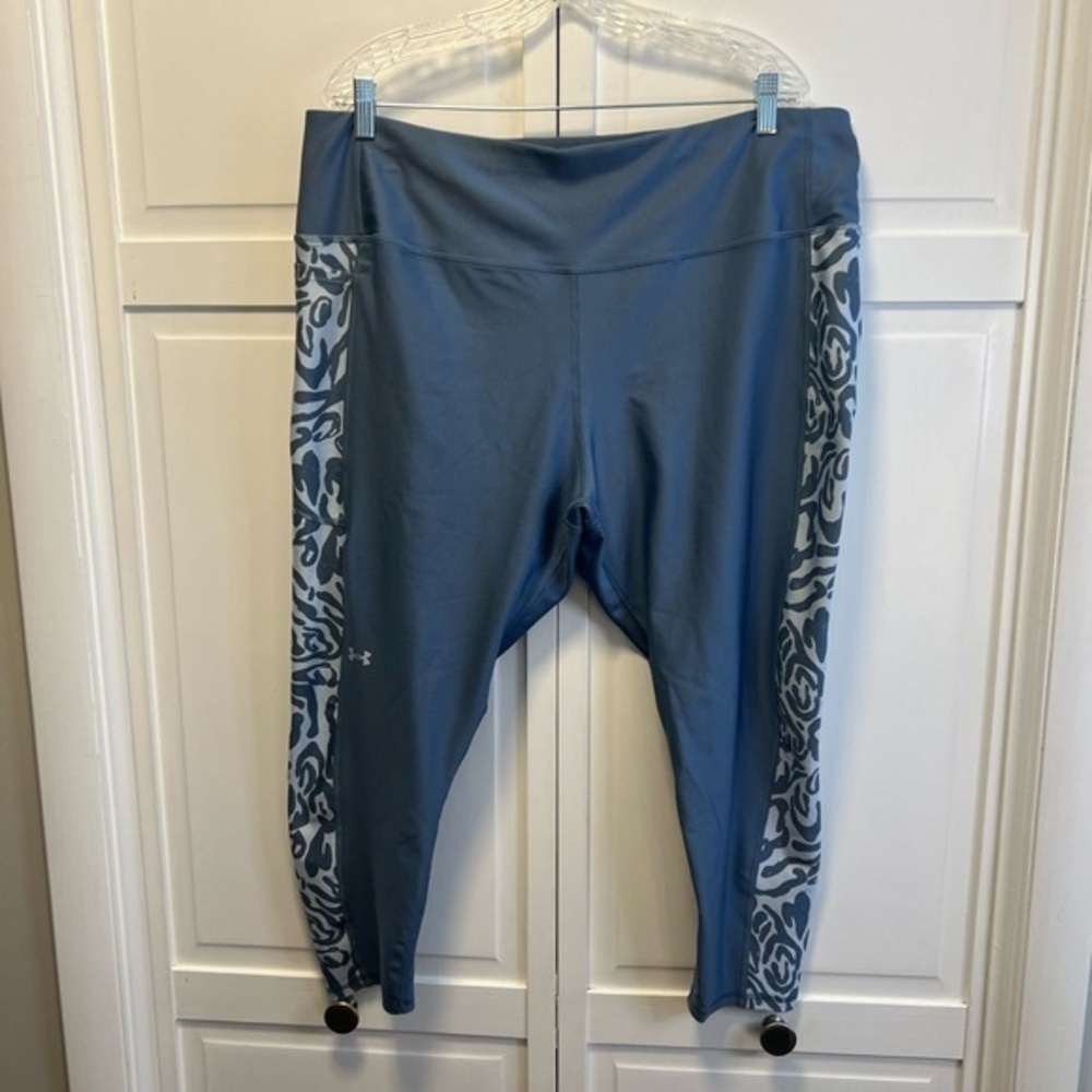 Under Armour Blue/White Cropped Leggings with Patterned Sides Size Women’s 3X